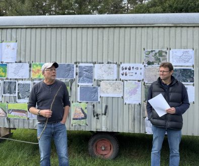 Hensch und Thomann an der Grabungsstätte