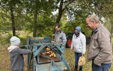 Joshua aus Becklingen bei Celle lässt den Rüttler ordentlich rütteln