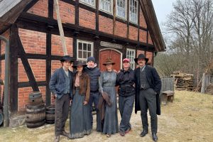 schwarzes-gold-schauspieler-im-museumsdorf_c_museumsdorf-hoesseringen schwarzes-gold-schauspieler-im-museumsdorf_c_museumsdorf-hoesseringen